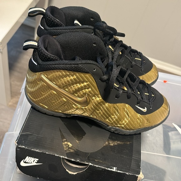 With box - Picture 2 of 5